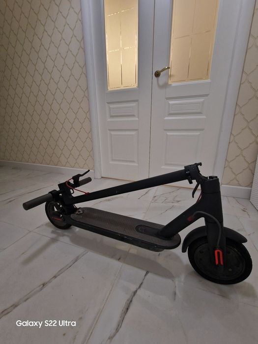 Продам самокат Xiaomi
Цвет:черный 
Модель:Xiaomi