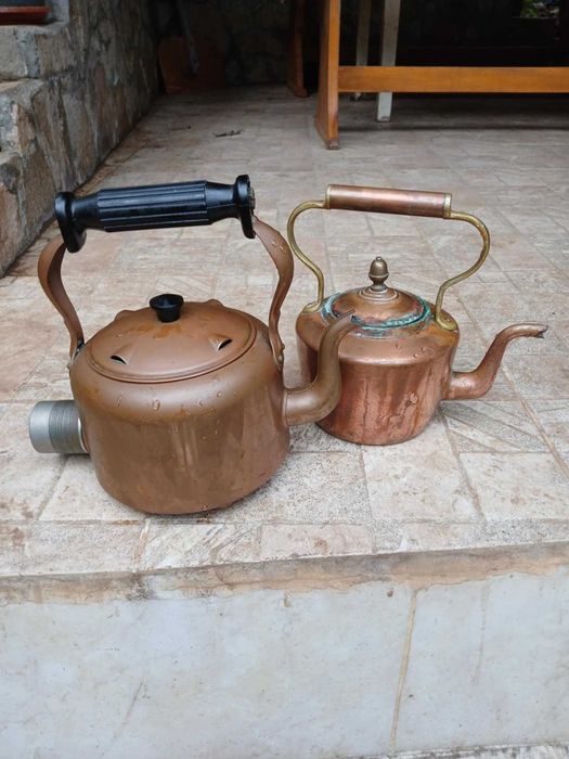 Стар меден чайник