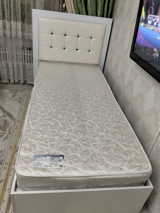 Новый ,бир адамды кровать сатылады.