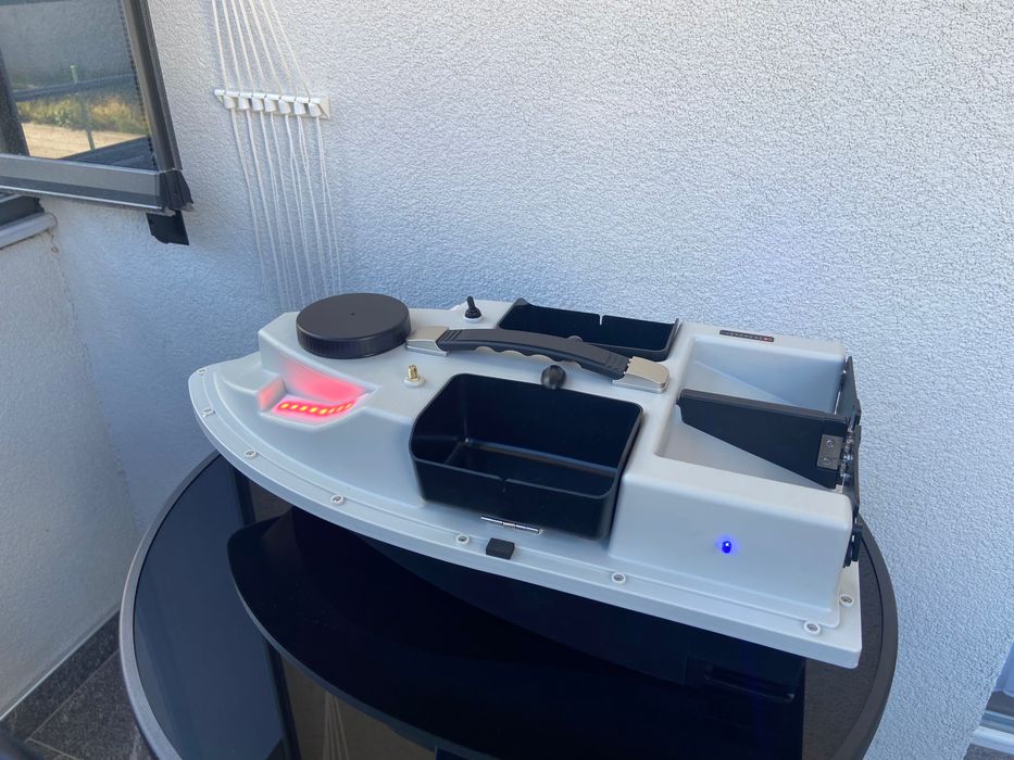 Лодка за захранка D19,GPS-99 точки