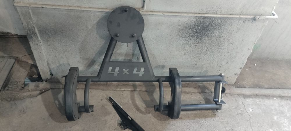 Кронштейн запаски. Ваз 2121 калитка