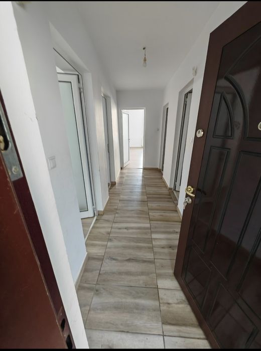 Închiriere spațiu comercial