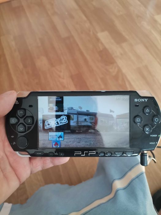 Игра Psp 2004 черна