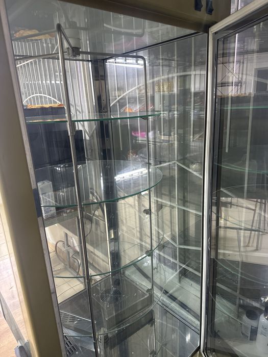 Холодильник витринный