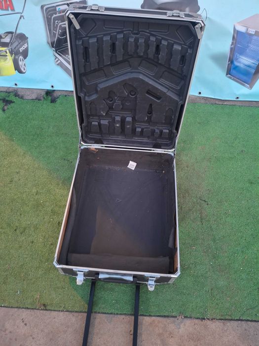 Куфар за инструменти  с колелца