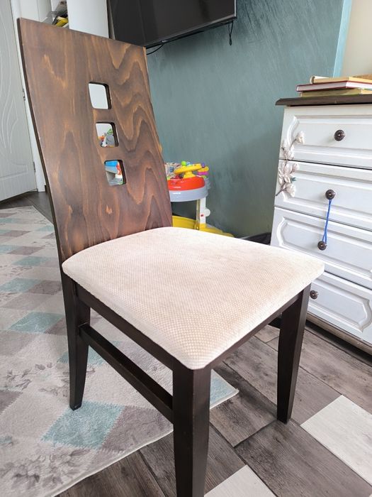 Трапезни столове- 4 бр.