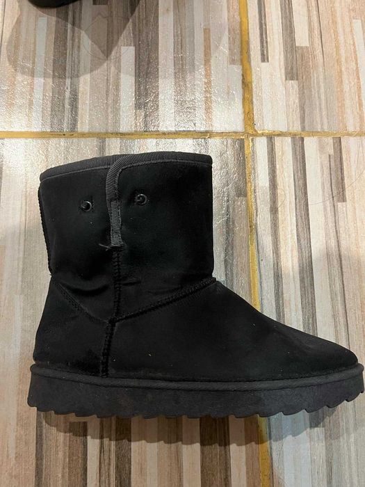 Дамски велурени ботуши