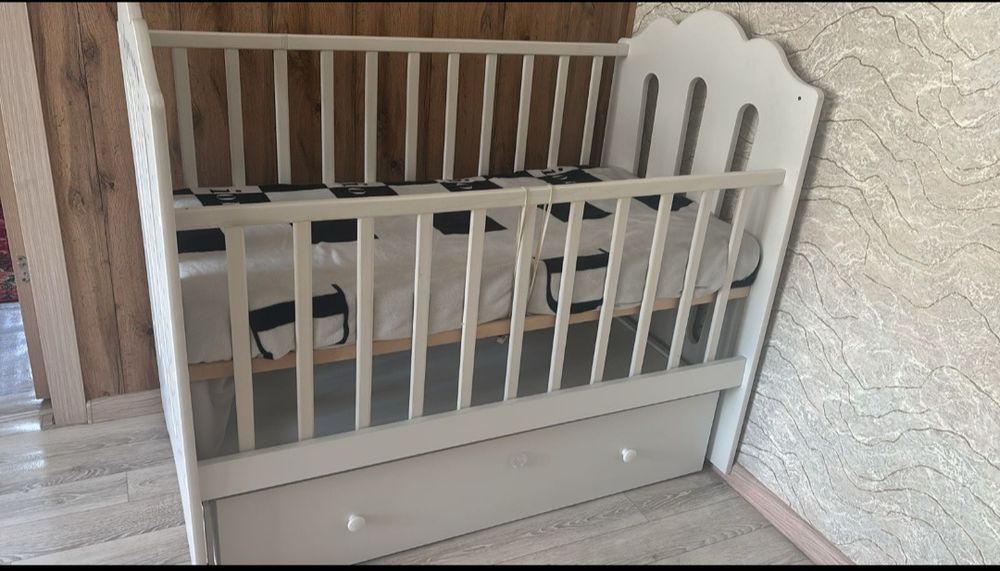 Продам детскую кроватку.