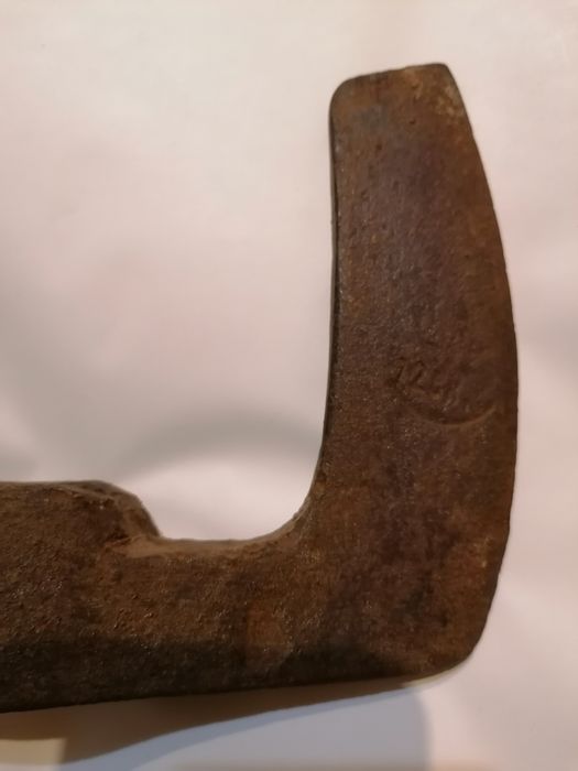 Брадва старинна - здрава