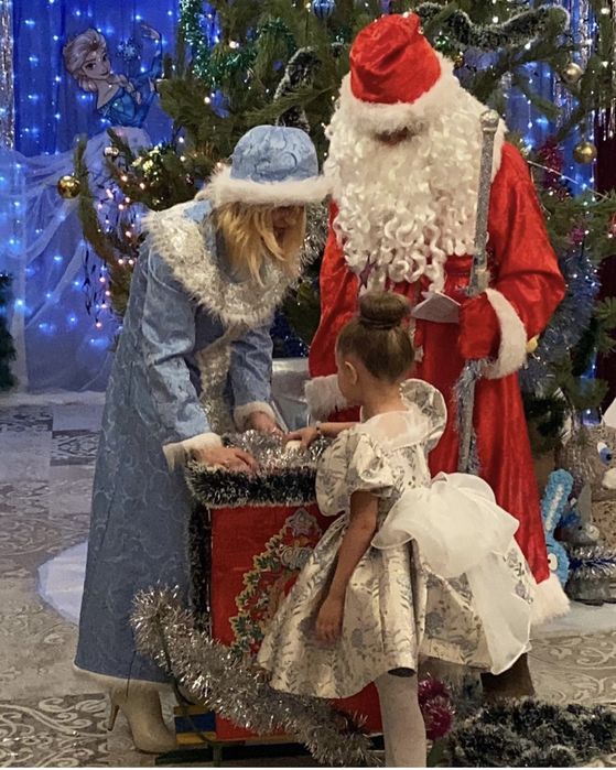 Потрясающее платье на девочку 100-115 см на 4-6лет