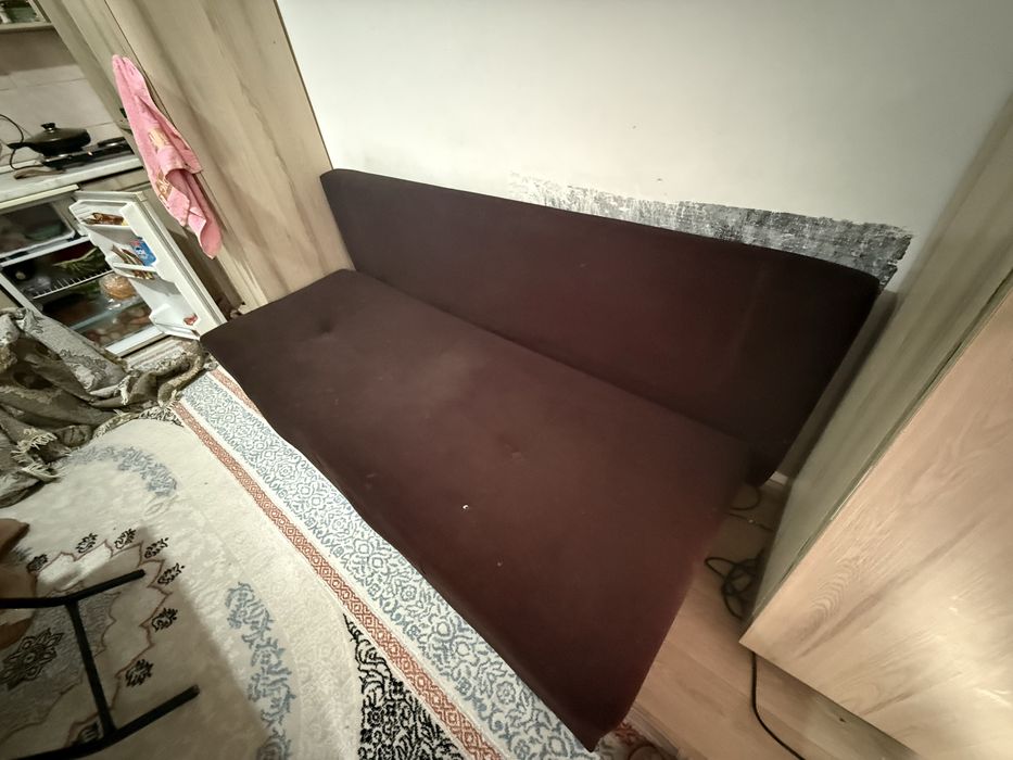 Отдам даром диван мебель