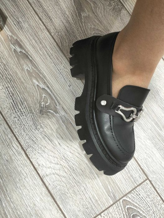 Продам женские лоферы