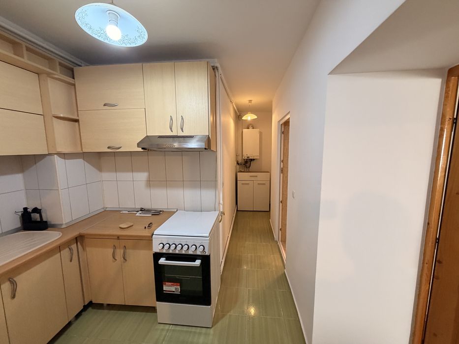 Inchiriez apartament in centru