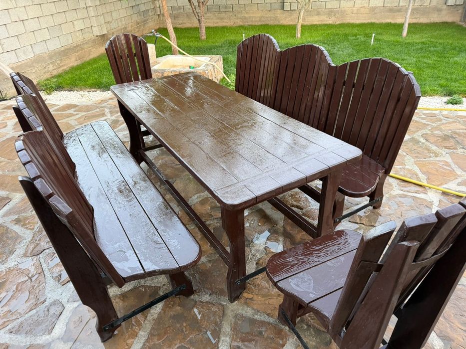 Стол и стулья для сада