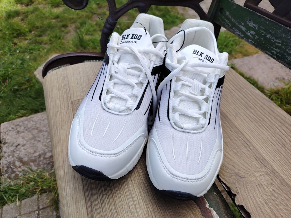 Маратонки чисто нови