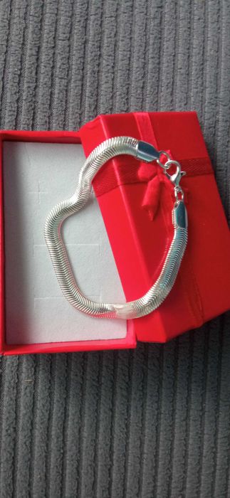Нова,масивна сребърна гривна в подаръчна кутия.Топ оферта!