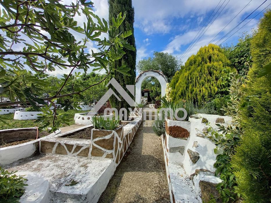 Двуетажна Къща С Басейн! В Тоскански Стил! Четири Паркоместа! Екологи