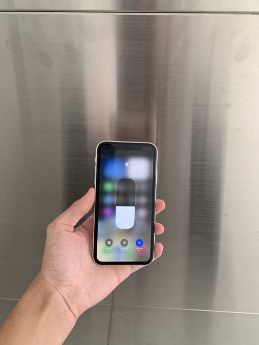 Продам срочно iPhone 11 64GB