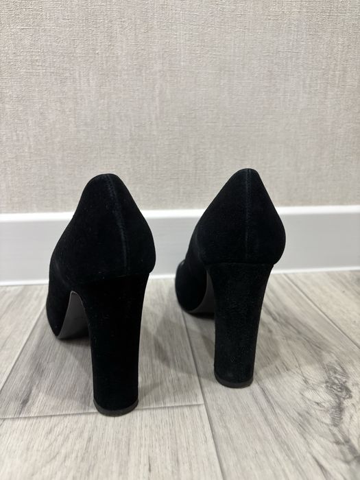 Продается женский туфли