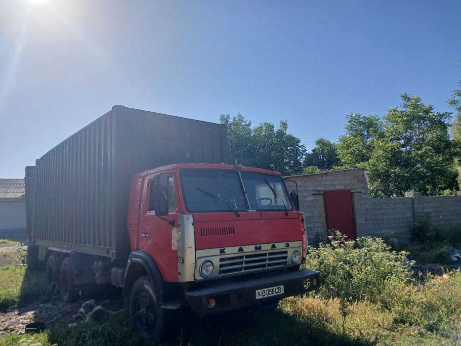 Камаз 53212 қизил прицепи билан бирга