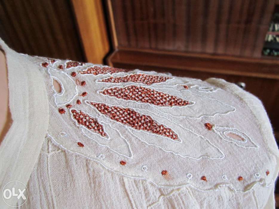 Bluza 100% bumbac din pinza topita bej + bonus bluza alba marime 38/40