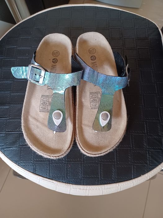 Papuci usori de vara