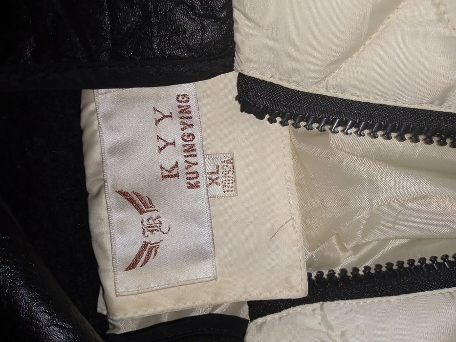 Продам женские куртки