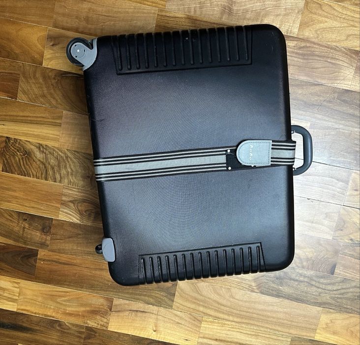 Чемодан вместительный