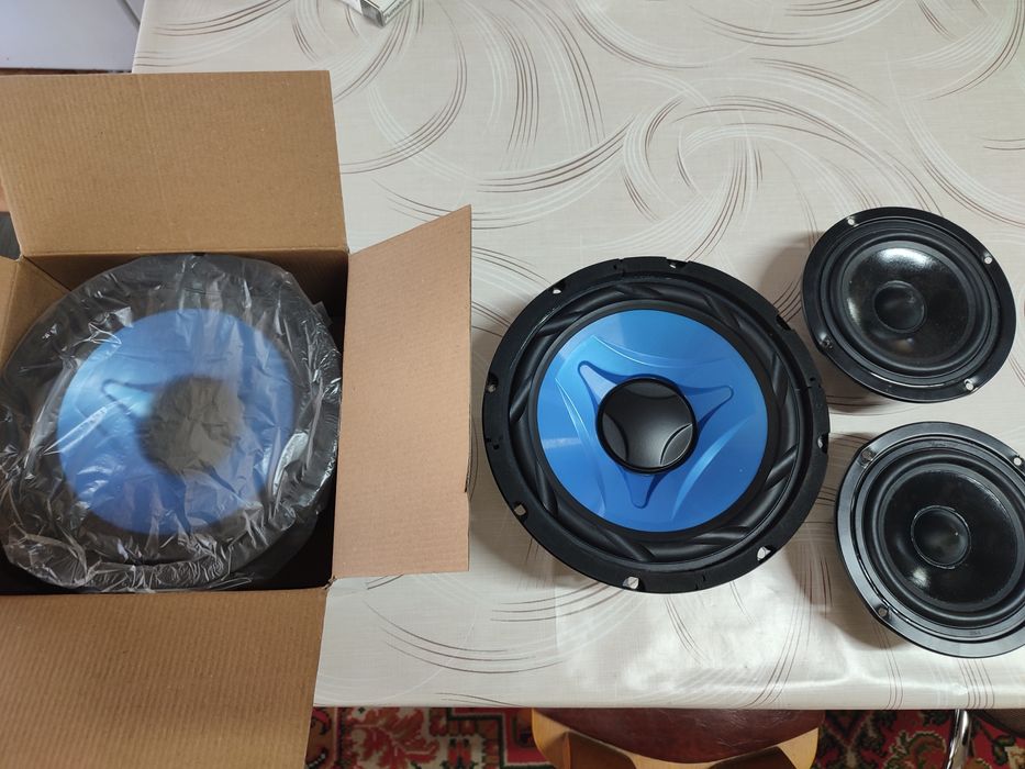 Boxe, difuzoare medii, bas, joase, filtre