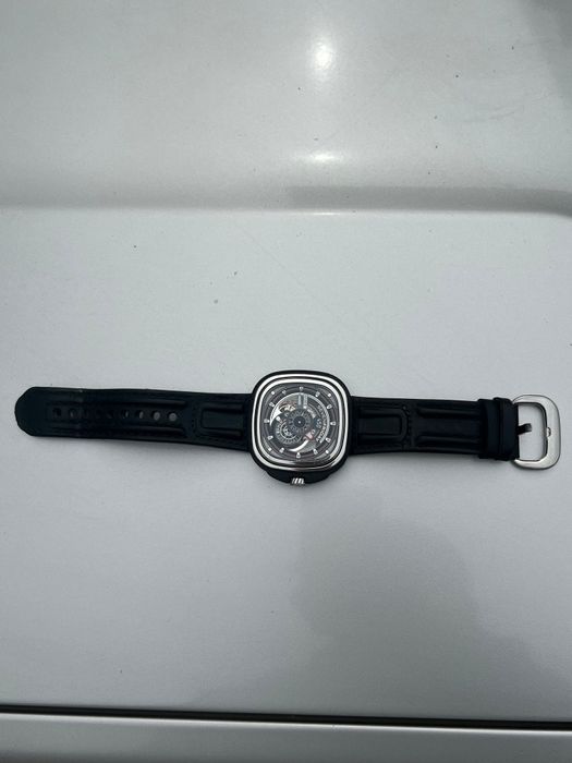 Продам чесы очень редький экземпляр