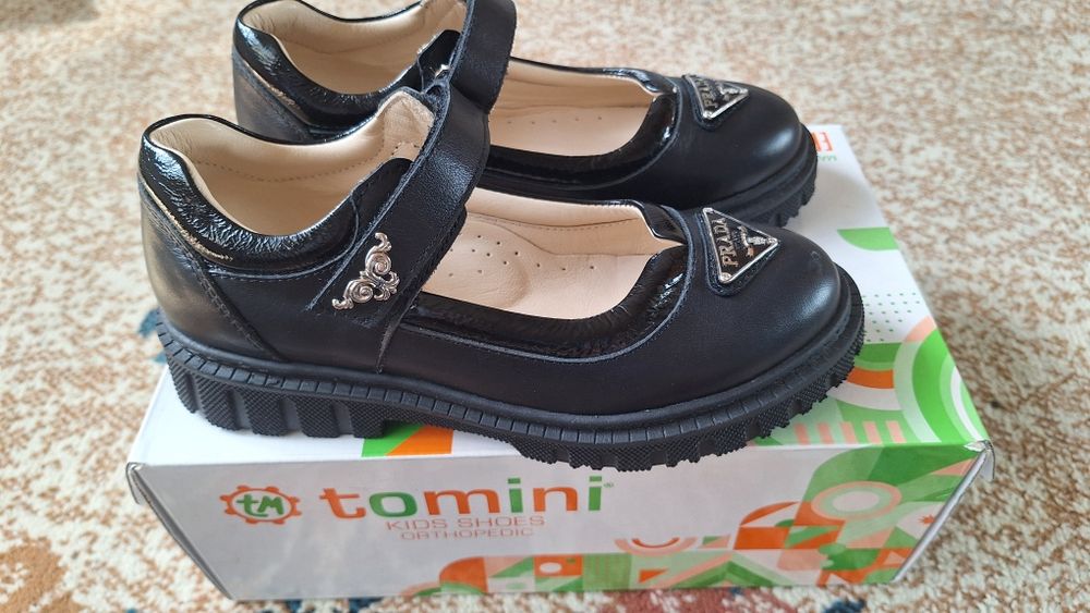 Продам детские туфли ( девочка) р34