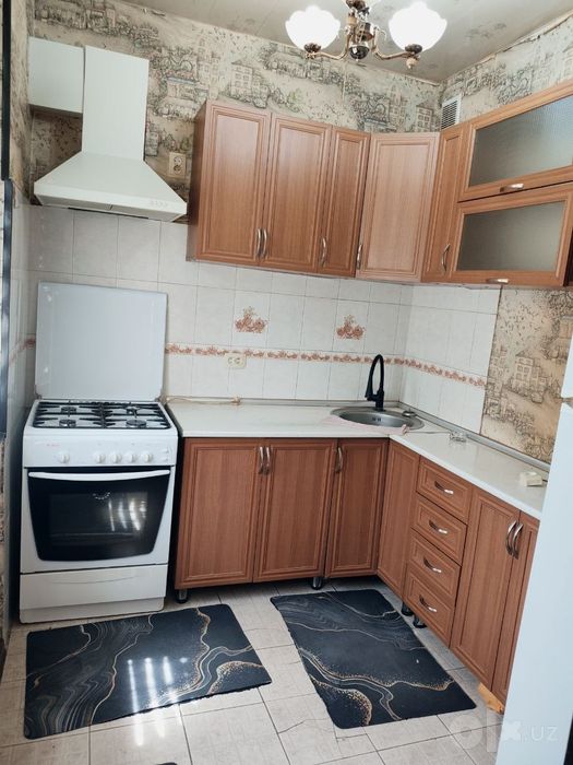 Срочно продам Чиланзар 3 квартал 3/3/4 балкон 1.5×3  мебель + техника