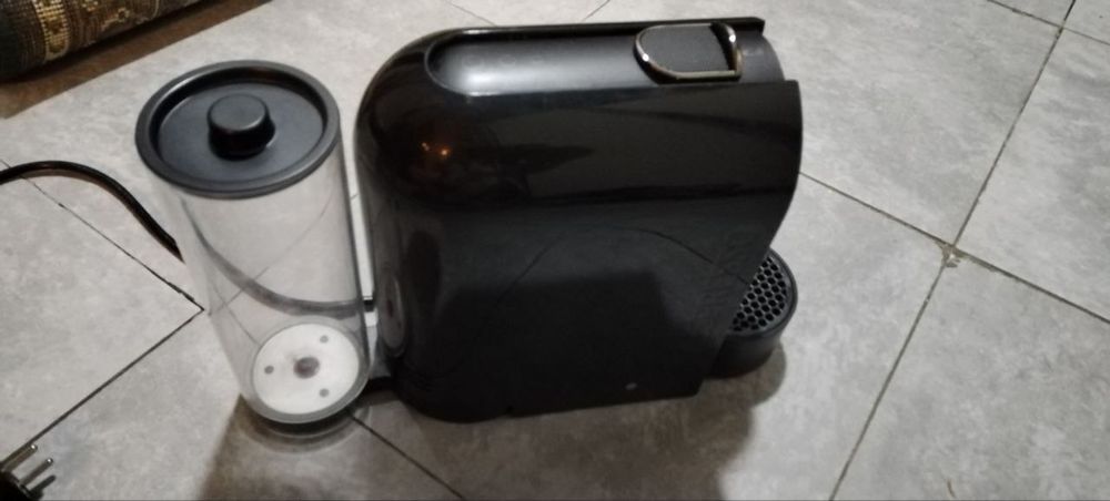 Кофемашина капсульная NESPRESSO DELonghi EN 110 B[ Чёрная]
