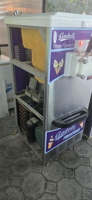 Tayyor marojni biznesi sotiladi 2 ta frezer aparat, stol stullar