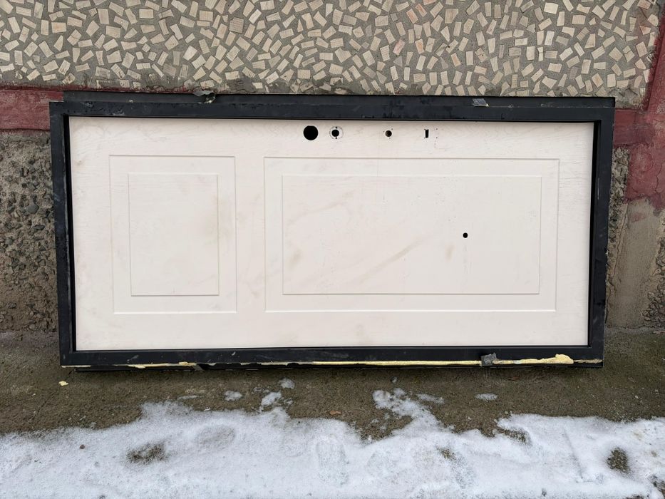 Продам входную дверь. Наружная