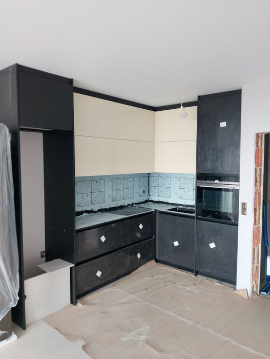 Кухни и мебели по поръчка !