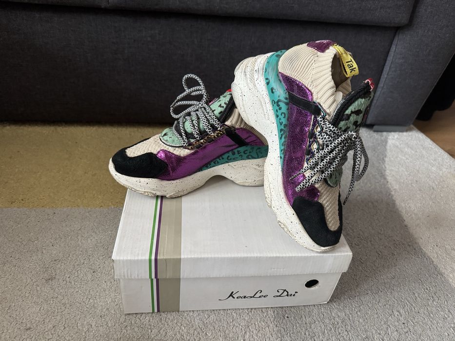 Различни дамски обувки - 37 номер