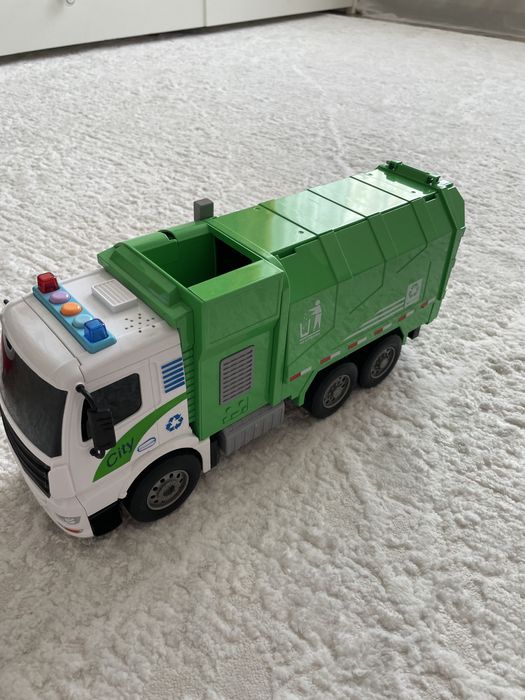 Продам игрушки для мальчика