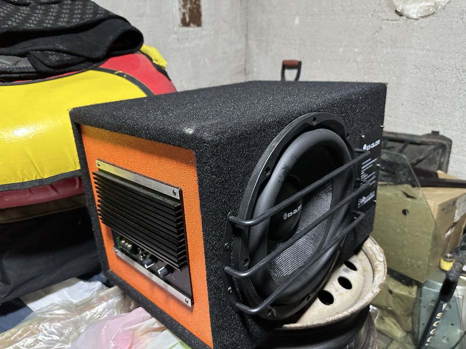 Сабвуфер е5 почти новый