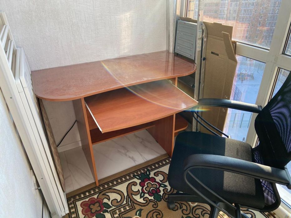 Компьютерный стол