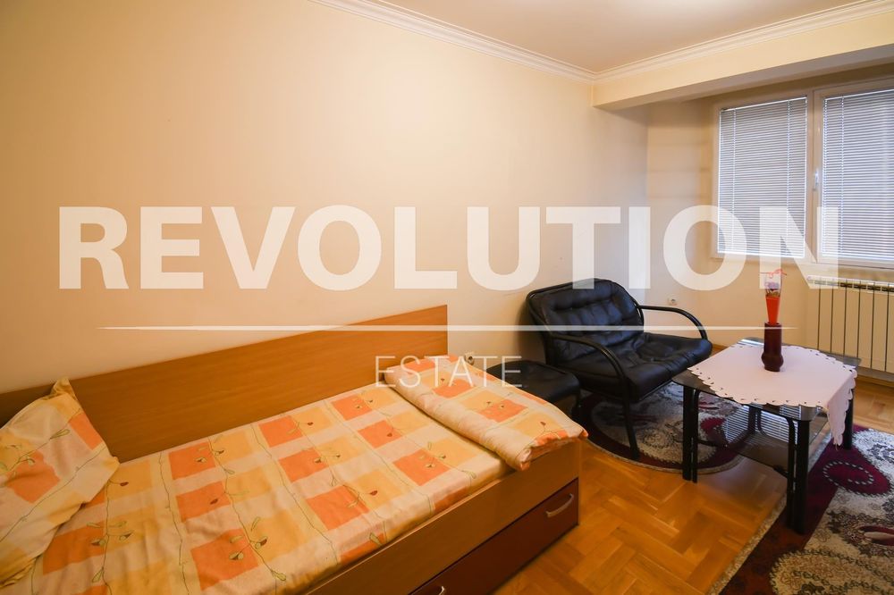 Дава се под наем Четиристаен апартамент в София, Лагера - 180 кв.м за 1296.42 € - Снимка #8