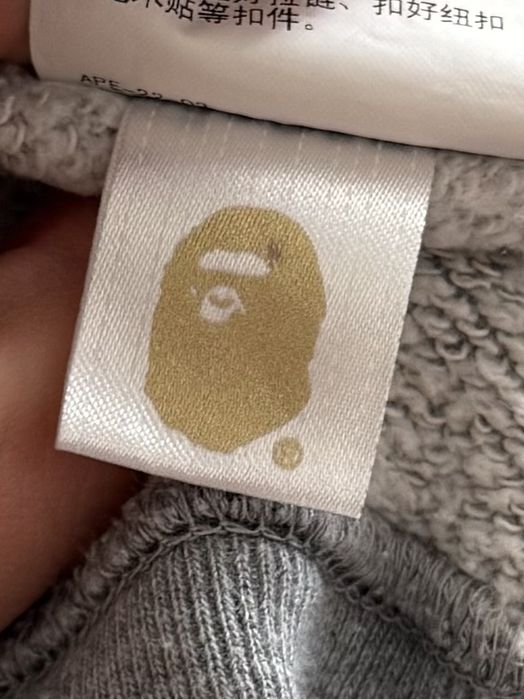Bape (A bathing ape zipup hoodie)