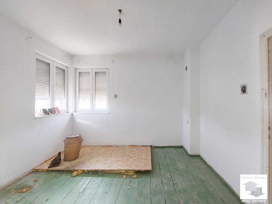 Продава се Етаж от къща в Велико Търново, Център - 49 кв.м за 1694 €/кв.м - Снимка #2