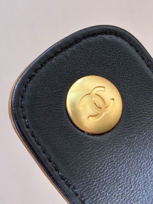 Чанта Chanel естествен велур