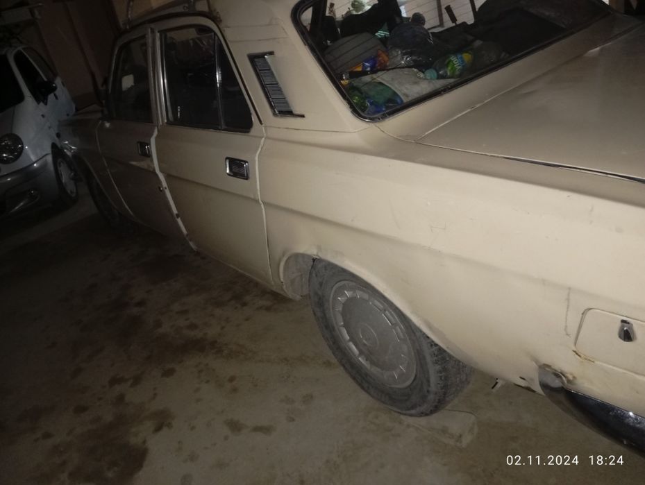 Gaz 2401 volga sotiladi