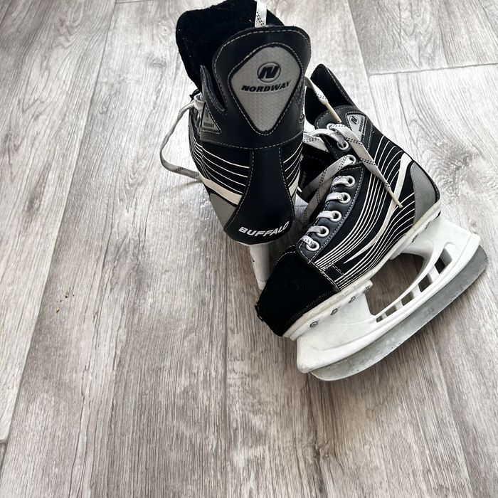 Коньки 33 и 36 размер