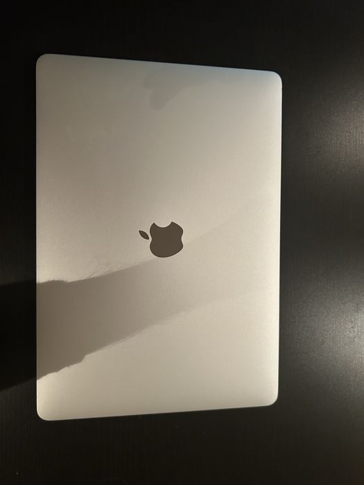 Macbook Pro 13" A1708 i5 8 GB RAM 128 GB SSD 269 cicluri