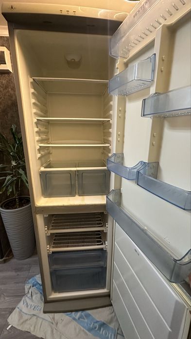 Холодильник, состояние хорошее, срочно