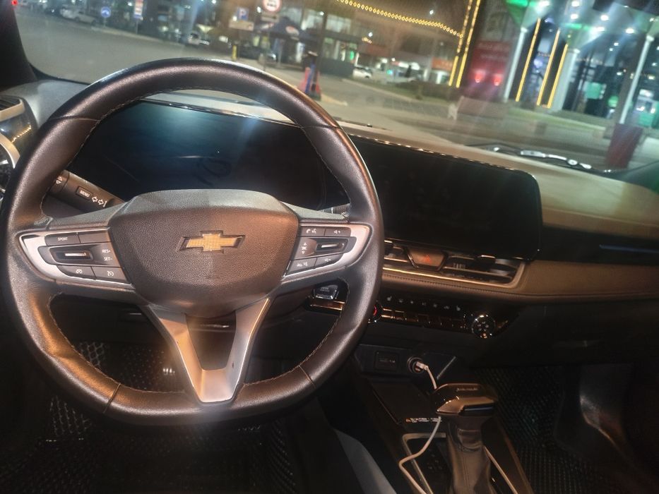 Monza 1,3  tozza va 1.5 bor naqt yoki bank orqali sotiladi