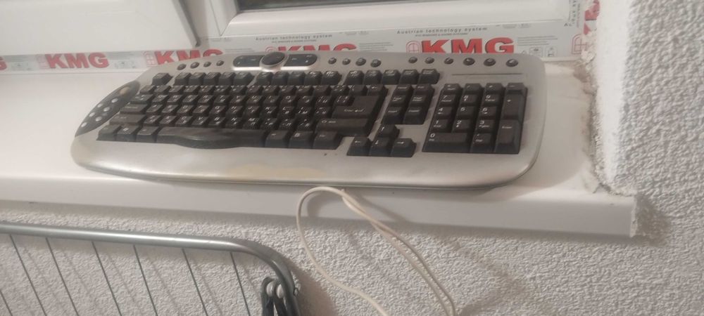 Продавам клавиатура за настолен компютър
